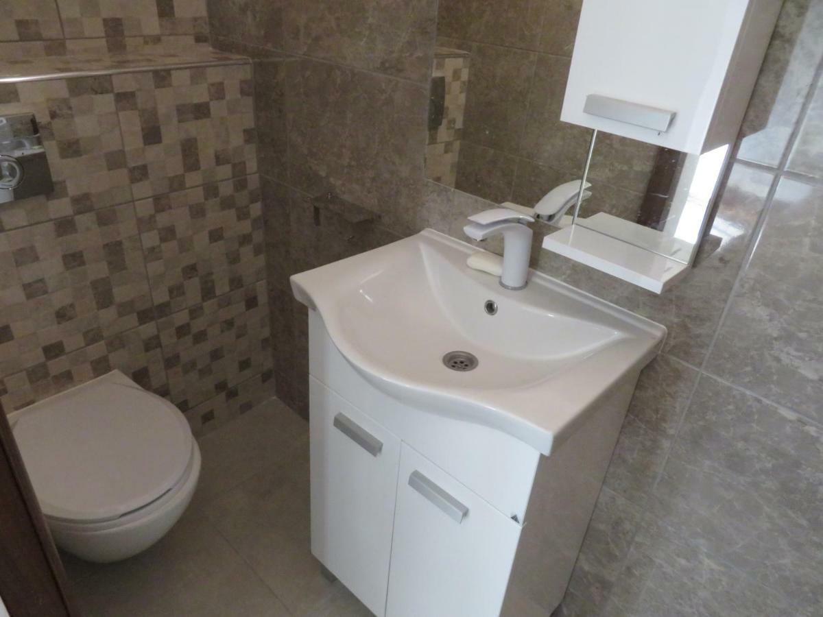 Hotel Vila Velvet Starigrad Paklenica Esterno foto