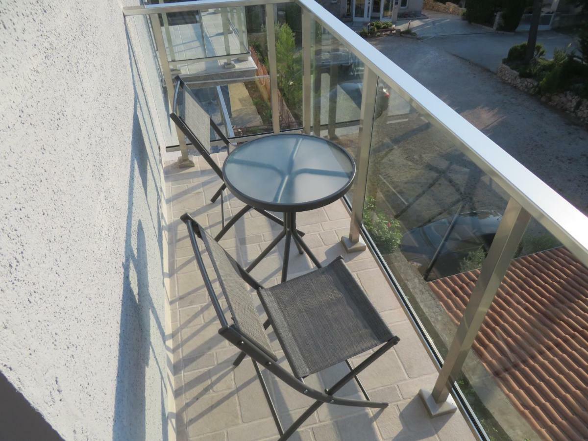 Hotel Vila Velvet Starigrad Paklenica Esterno foto