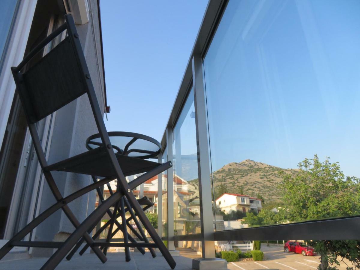 Hotel Vila Velvet Starigrad Paklenica Esterno foto