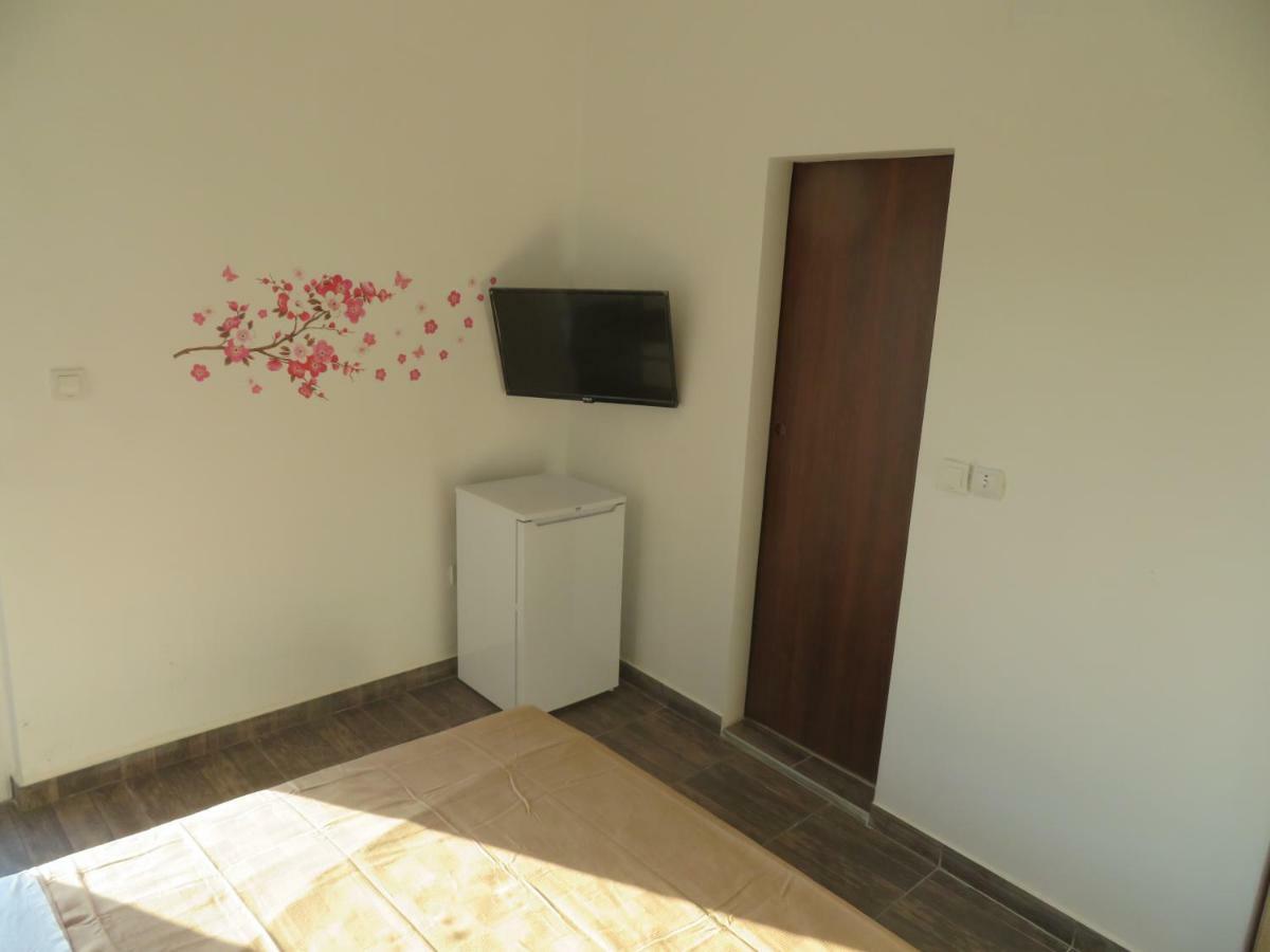 Hotel Vila Velvet Starigrad Paklenica Esterno foto