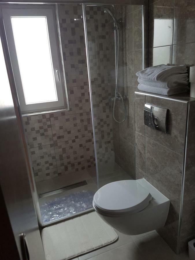Hotel Vila Velvet Starigrad Paklenica Esterno foto